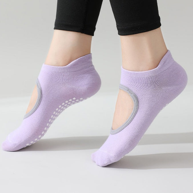 Non-Slip Studio Yoga Socks – High-Traction Grip Socks for Pilates, Barre, Ballet & Home Wear